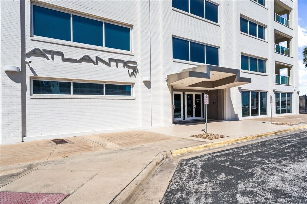 901 N Upper Broadway St 201, Corpus Christi, TX 78401 — photo 2