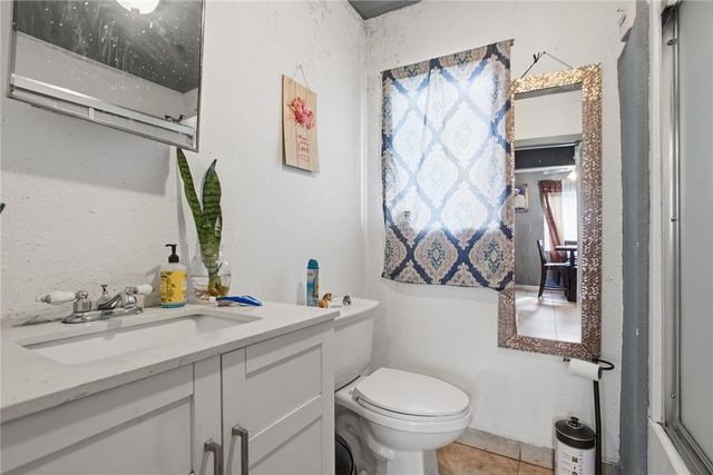 9318 Hooper Ave, Los Angeles, CA 90002