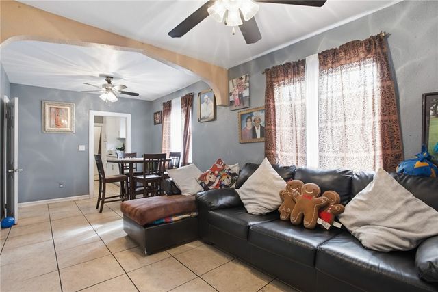 9318 Hooper Ave, Los Angeles, CA 90002