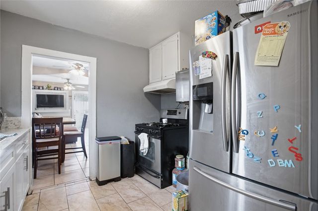 9318 Hooper Ave, Los Angeles, CA 90002