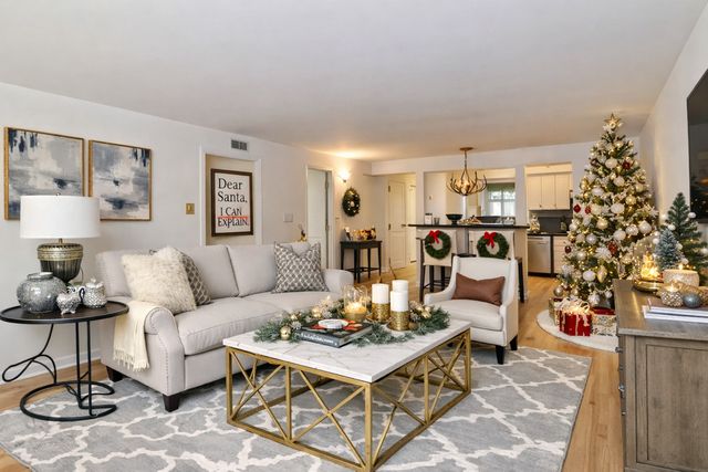 6229 N Niagara Avenue 209, Chicago, IL 60631