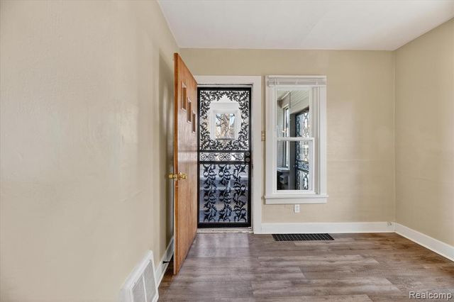 2426 Maryland Avenue, Flint, MI 48506