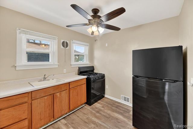 2426 Maryland Avenue, Flint, MI 48506