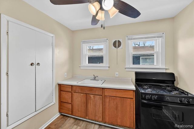 2426 Maryland Avenue, Flint, MI 48506