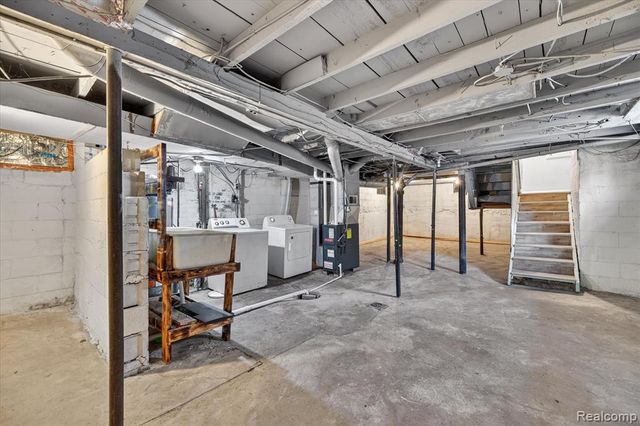 2426 Maryland Avenue, Flint, MI 48506