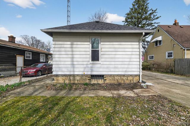 2426 Maryland Avenue, Flint, MI 48506