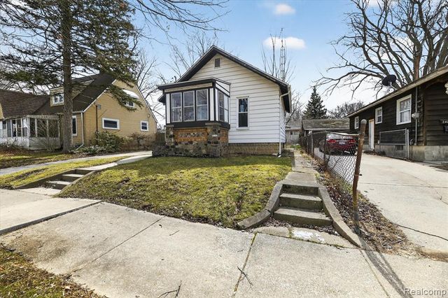 2426 Maryland Avenue, Flint, MI 48506