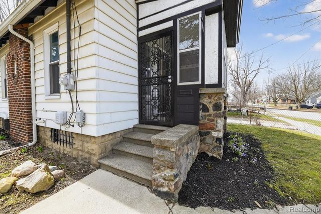 2426 Maryland Avenue, Flint, MI 48506