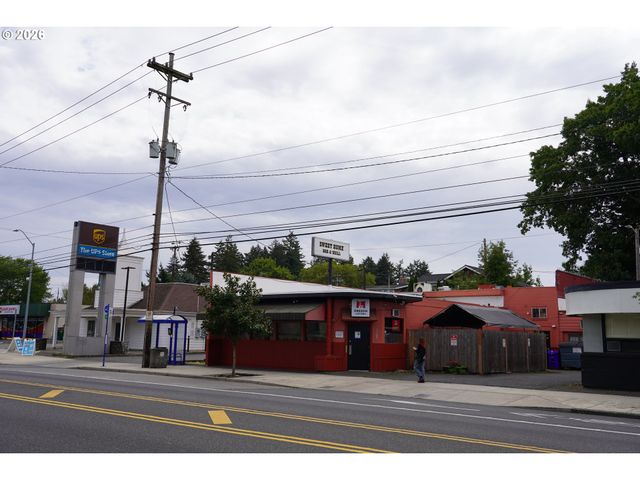 2824 N LOMBARD St, Portland, OR 97217