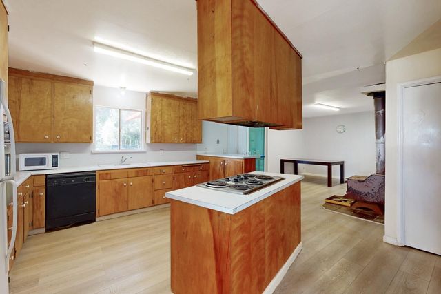 633 Cox Ln, Oroville, CA 95965