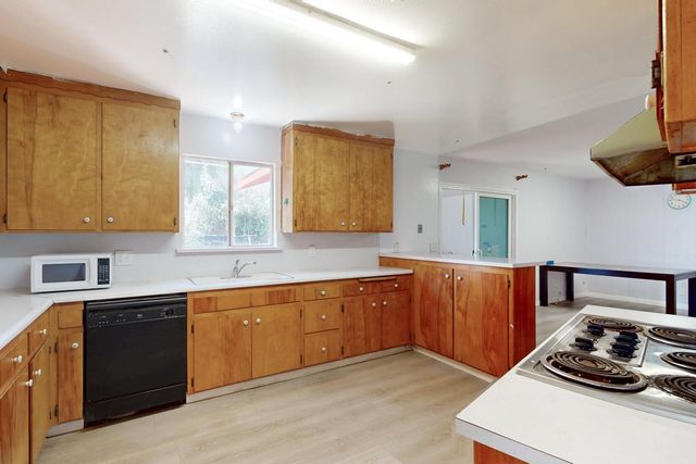 633 Cox Ln, Oroville, CA 95965