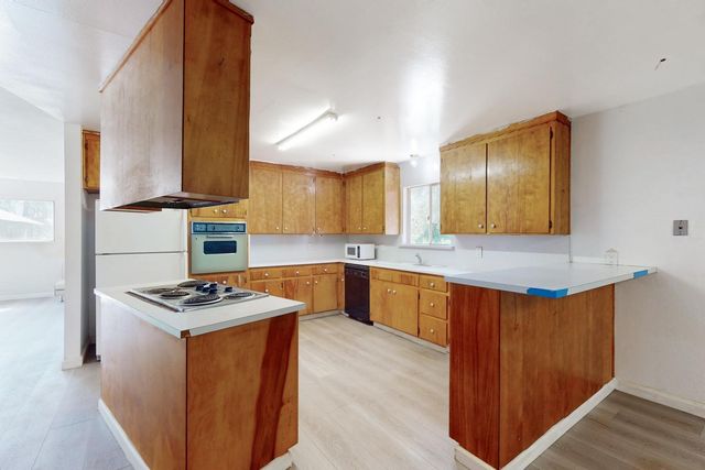 633 Cox Ln, Oroville, CA 95965