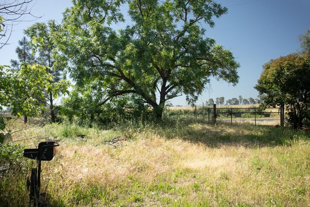 633 Cox Ln, Oroville, CA 95965