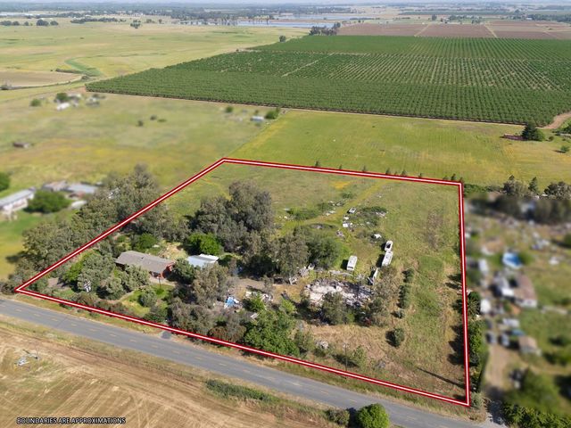 633 Cox Ln, Oroville, CA 95965