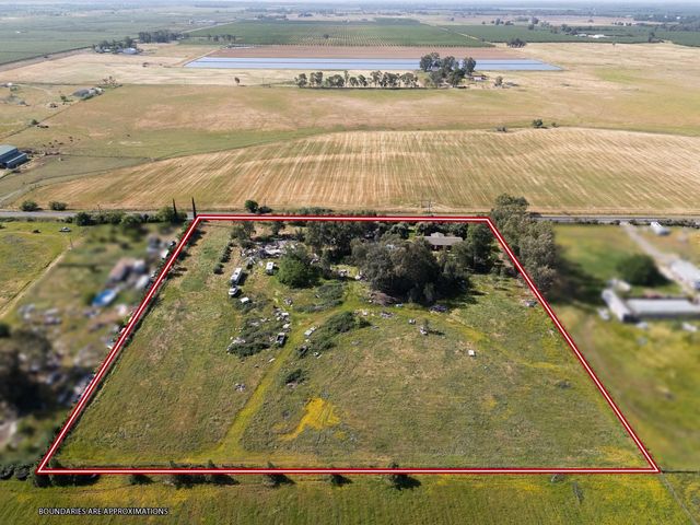 633 Cox Ln, Oroville, CA 95965