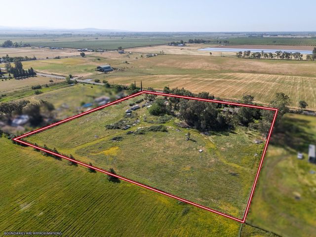 633 Cox Ln, Oroville, CA 95965