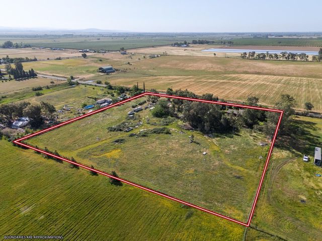 633 Cox Ln, Oroville, CA 95965