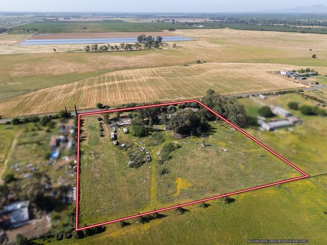 633 Cox Ln, Oroville, CA 95965