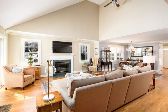 26 Highcroft Way 26, Hopkinton, MA 01748