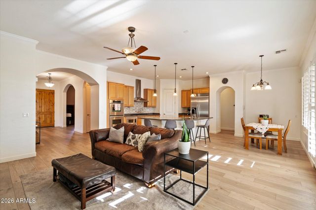 3118 S Colonial Street, Gilbert, AZ 85295