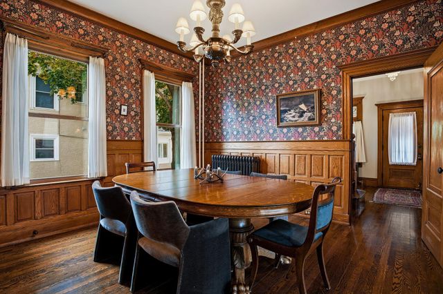 212 Cedar Lake Road S, Minneapolis, MN 55405