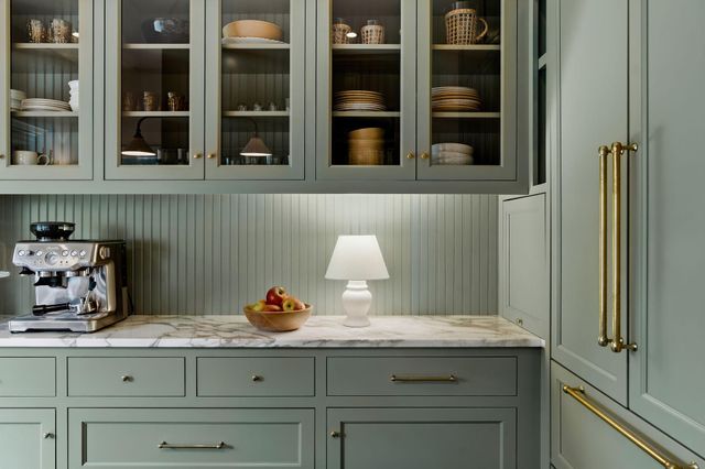 212 Cedar Lake Road S, Minneapolis, MN 55405