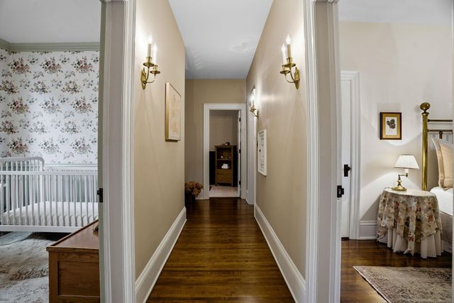 212 Cedar Lake Road S, Minneapolis, MN 55405