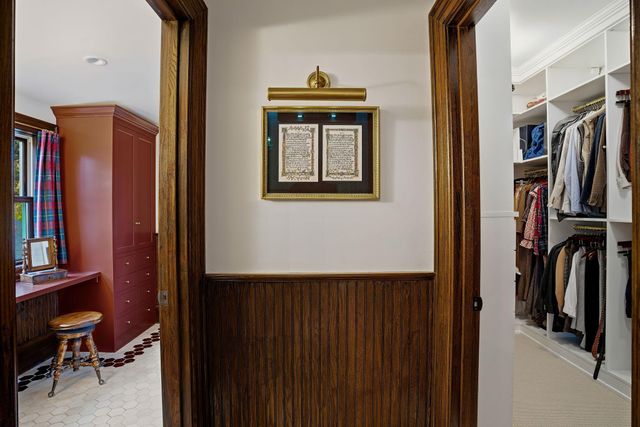 212 Cedar Lake Road S, Minneapolis, MN 55405