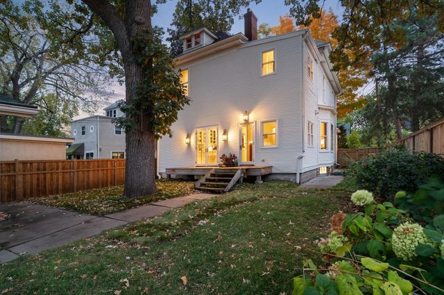 212 Cedar Lake Road S, Minneapolis, MN 55405