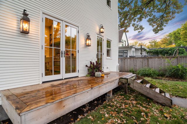 212 Cedar Lake Road S, Minneapolis, MN 55405