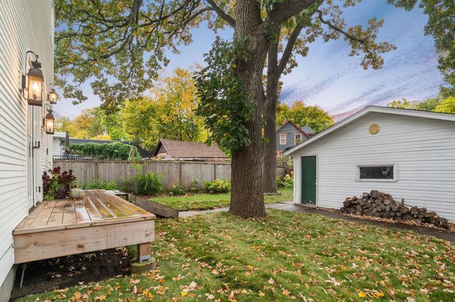 212 Cedar Lake Road S, Minneapolis, MN 55405