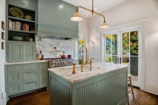 212 Cedar Lake Road S, Minneapolis, MN 55405