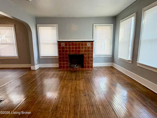 666 Lindell Ave 1, Louisville, KY 40211