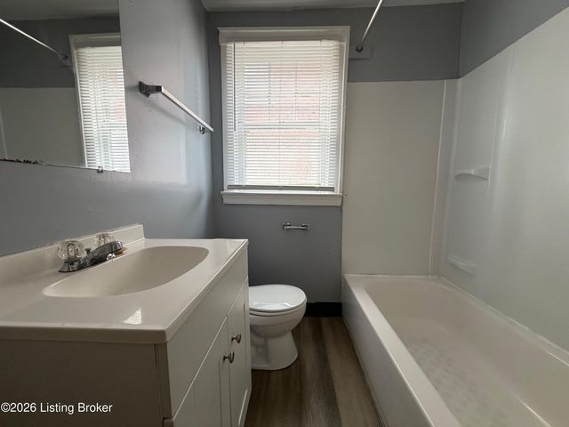 666 Lindell Ave 1, Louisville, KY 40211