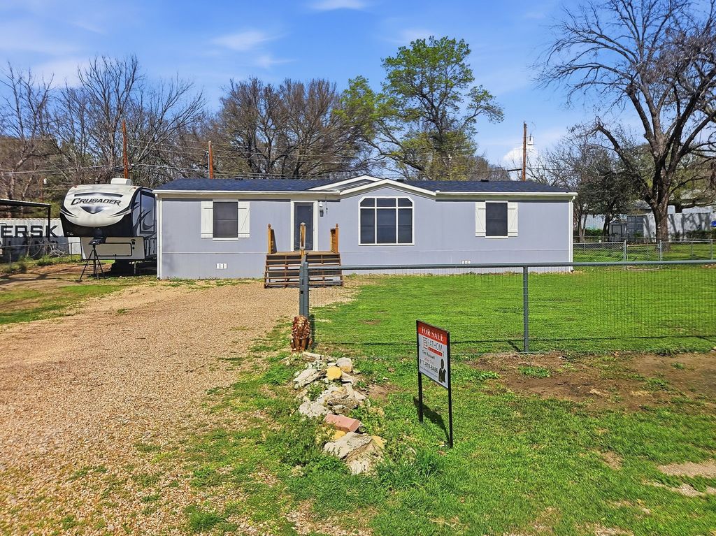 4909 Mesa Court, Weatherford, TX 76087