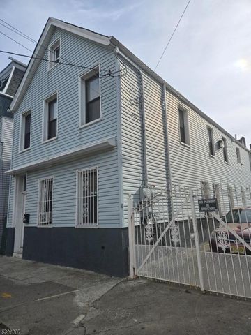 113 2Nd St, Elizabeth City, NJ 07206