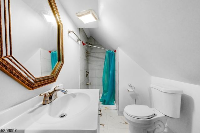 113 2nd St, Elizabeth City, NJ 07206