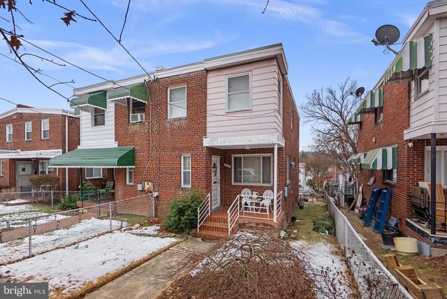 715 OGLETHORPE ST NE, Washington, DC 20011