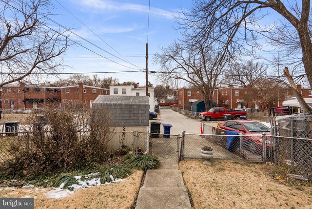 715 OGLETHORPE ST NE, Washington, DC 20011