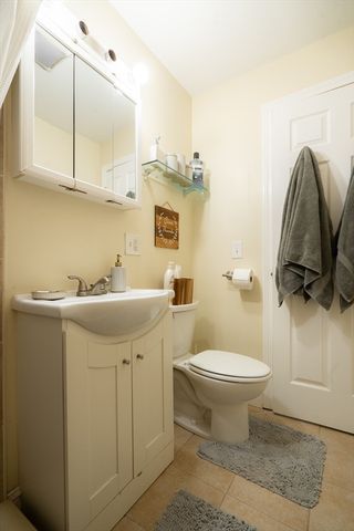 328 Beacon St 1F, Somerville, MA 02143