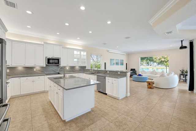 2846 Juniper Lane, Davie, FL 33330