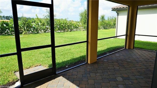 4232 Raffia Palm CIR, Naples, FL 34119
