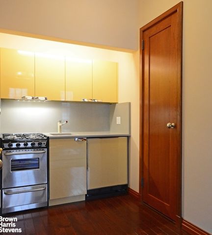 428 W 44TH Street, New York City, NY 10036