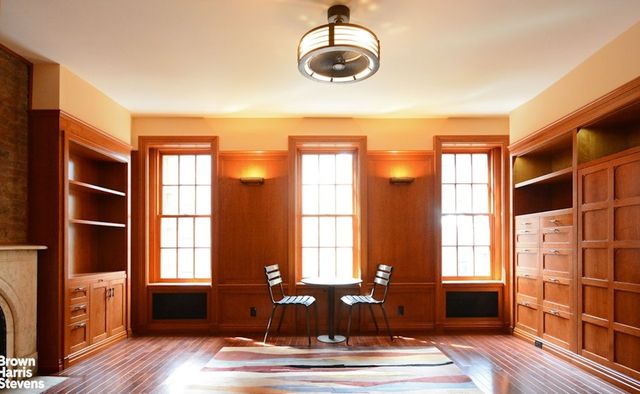 428 W 44TH Street, New York City, NY 10036