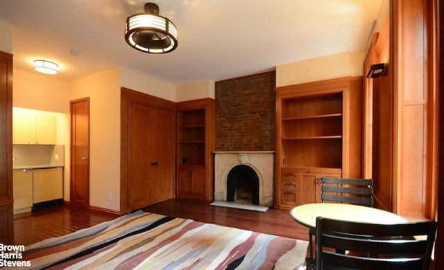 428 W 44TH Street, New York City, NY 10036