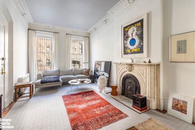 428 W 44TH Street, New York City, NY 10036