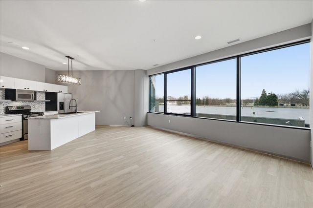 5601 Smetana Drive 214, Hopkins, MN 55343