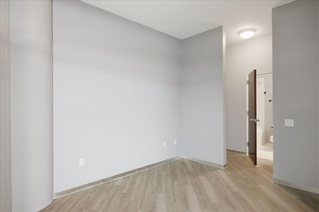 5601 Smetana Drive 214, Hopkins, MN 55343