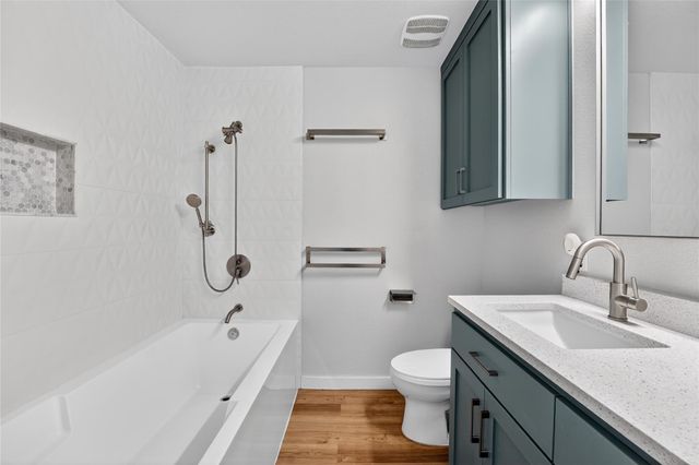 19110 Hornsby LN, Spicewood, TX 78669