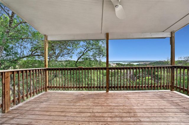 19110 Hornsby LN, Spicewood, TX 78669